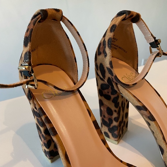 Clée Leopard Print Heels - Picture 5 of 9
